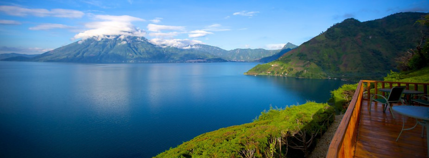Vista del Lago Atitlan en Guatemala
