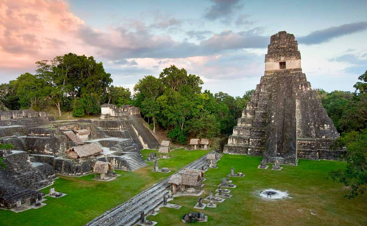 pirámide de las ruinas de tikal en Guatemala